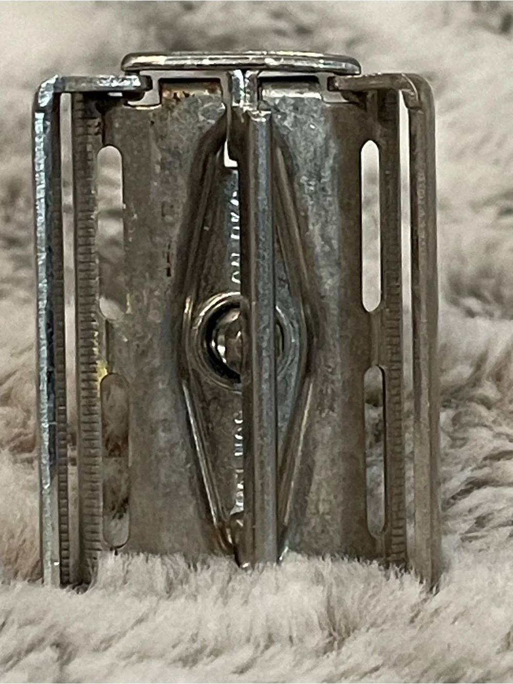 Gillette Men’s Stainless Steel Double Edge Safety Razor-stainless steel blades